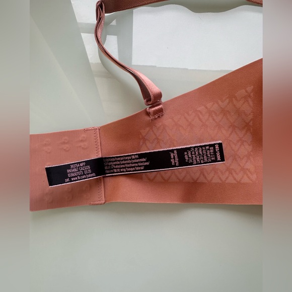 New VS Bare Illusions Lightly Lined Smooth Uplift Strapless Multi Way Bra - Picture 4 of 7